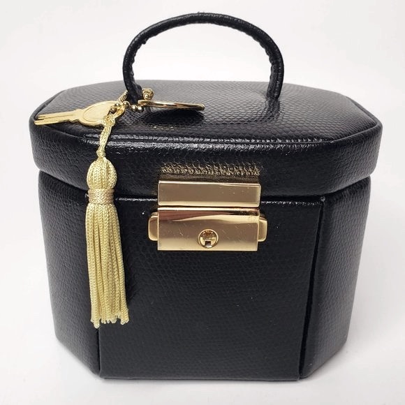 Vintage Wolf Designs Pebble Leather Mini Jewelry Display Box with Key and Mirror - Picture 2 of 12